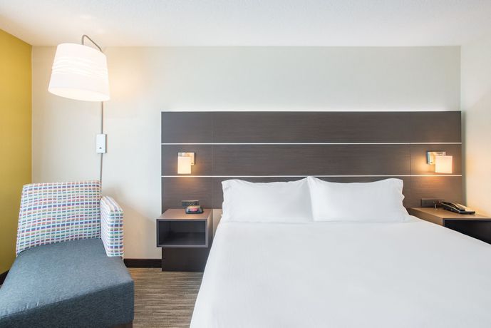 Imagen de la habitación del Hotel Holiday Inn Express & Suites Boston - Marlboro. Foto 10