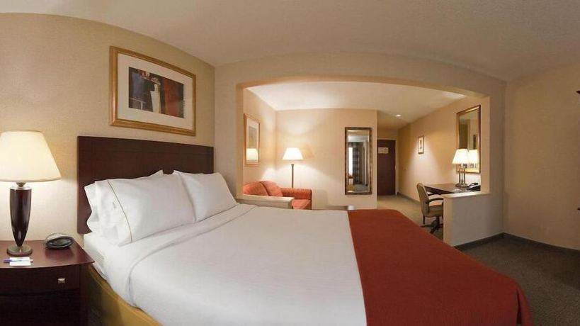 Imagen de la habitación del Hotel Holiday Inn Express & Suites Bradley Airport. Foto 6