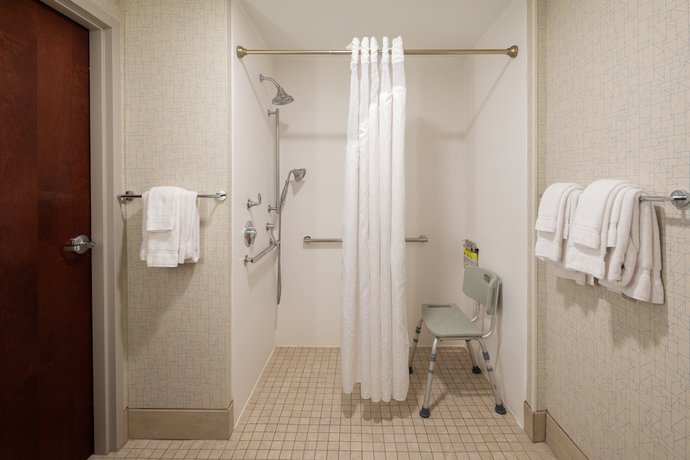 Imagen de la habitación del Hotel Holiday Inn Express & Suites Bradley Airport. Foto 10