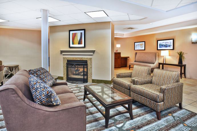 Imagen de los interiores del Hotel Holiday Inn Express & Suites Bradley Airport. Foto 13