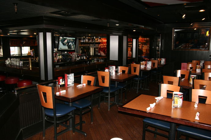 Imagen del bar/restaurante del Hotel Holiday Inn Express & Suites Buffalo Downtown - Medical CTR. Foto 6