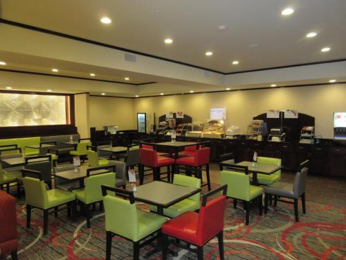 Imagen general del Hotel Holiday Inn Express & Suites Butler, an IHG. Foto 4