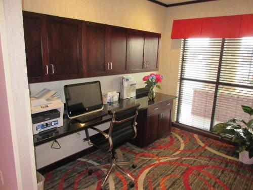 Imagen general del Hotel Holiday Inn Express & Suites Butler, an IHG. Foto 5