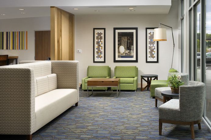 Imagen de los interiores del Hotel Holiday Inn Express & Suites By Ihg Altoona. Foto 18