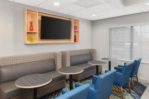 Imagen general del Hotel Holiday Inn Express & Suites Byron. Foto 1