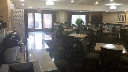 Imagen de la habitación del Hotel Holiday Inn Express & Suites Canton. Foto 2