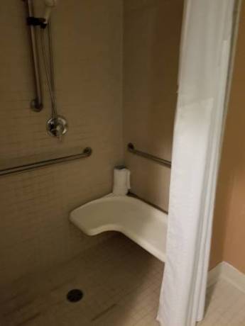 Imagen de la habitación del Hotel Holiday Inn Express & Suites Canton. Foto 5