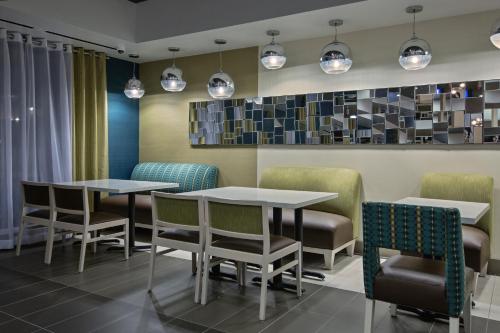 Imagen general del Hotel Holiday Inn Express & Suites Carlisle, an IHG. Foto 2
