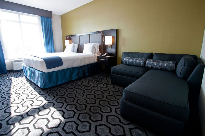 Imagen de la habitación del Hotel Holiday Inn Express & Suites Charleston Arpt-Conv Ctr Area. Foto 10