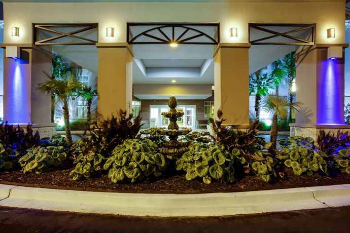 Imagen de los exteriores del Hotel Holiday Inn Express & Suites Charleston-Ashley Phosphate. Foto 8