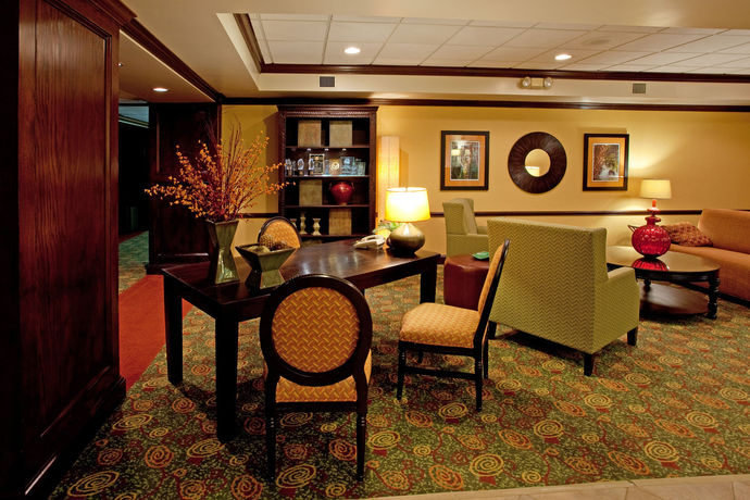 Imagen de los interiores del Hotel Holiday Inn Express & Suites Charleston-Ashley Phosphate. Foto 12