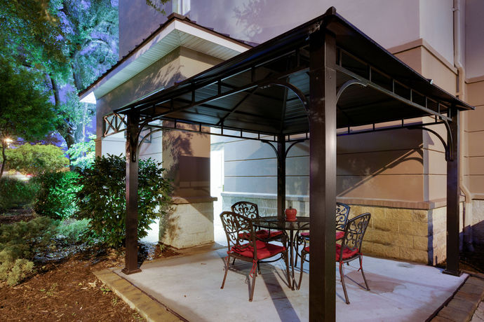 Imagen de los interiores del Hotel Holiday Inn Express & Suites Charleston-Ashley Phosphate. Foto 13