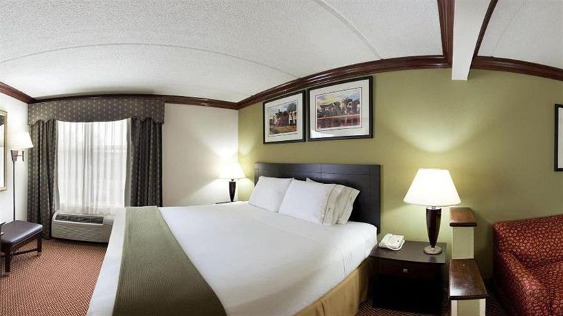 Imagen de los interiores del Hotel Holiday Inn Express & Suites Charleston-Ashley Phosphate. Foto 14