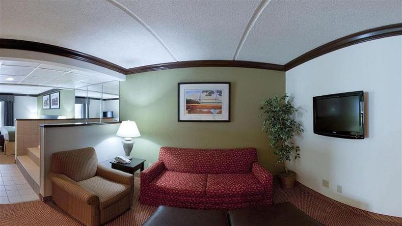 Imagen de la piscina del Hotel Holiday Inn Express & Suites Charleston-Ashley Phosphate. Foto 16