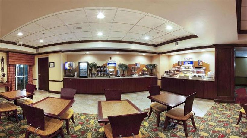 Imagen general del Hotel Holiday Inn Express & Suites Charleston-Ashley Phosphate. Foto 2