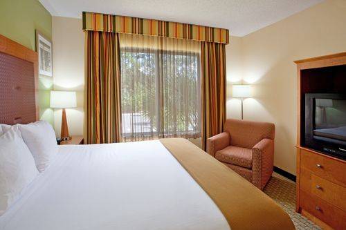 Imagen de la habitación del Hotel Holiday Inn Express & Suites Charleston-North. Foto 2