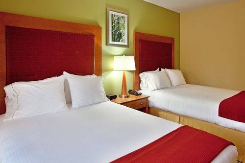 Imagen de la habitación del Hotel Holiday Inn Express & Suites Charleston-North. Foto 9