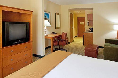 Imagen de la habitación del Hotel Holiday Inn Express & Suites Charleston-North. Foto 12