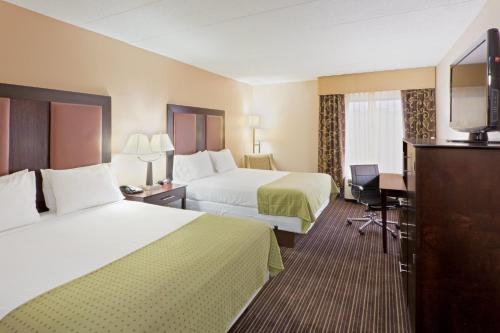 Imagen de la habitación del Hotel Holiday Inn Express & Suites Charleston-Southridge, an IHG. Foto 3