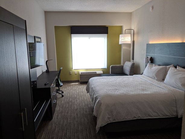 Imagen de la habitación del Hotel Holiday Inn Express & Suites Charlotte-Concord-I-85. Foto 12