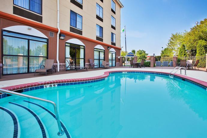 Imagen de la piscina del Hotel Holiday Inn Express & Suites Charlotte-Concord-I-85. Foto 19