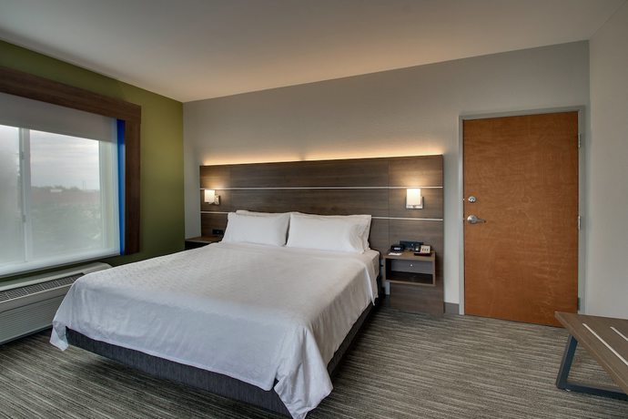Imagen de la habitación del Hotel Holiday Inn Express & Suites Chicago North-Waukegan-Gurnee. Foto 8