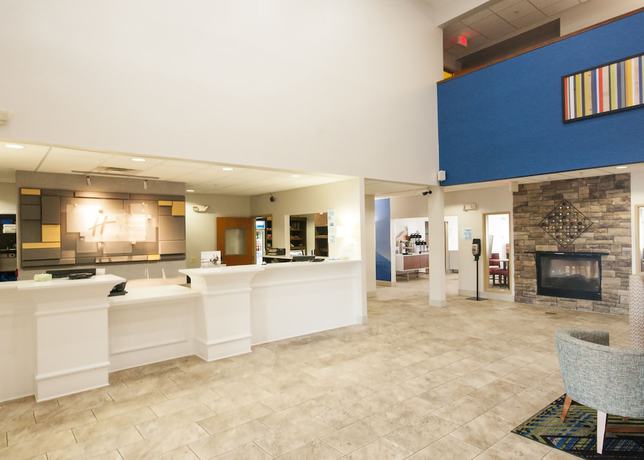 Imagen de los interiores del Hotel Holiday Inn Express & Suites Chicago North-Waukegan-Gurnee. Foto 17