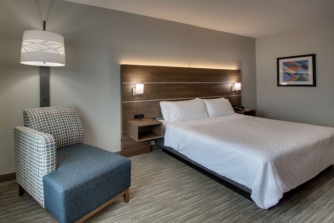 Imagen de la habitación del Hotel Holiday Inn Express & Suites Chicago North-Waukegan-Gurnee. Foto 12