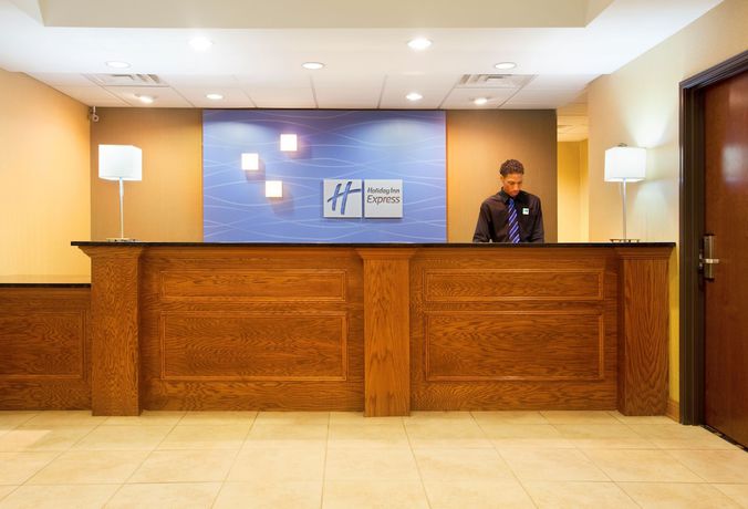 Imagen de los interiores del Hotel Holiday Inn Express & Suites Chicago South L. Foto 17