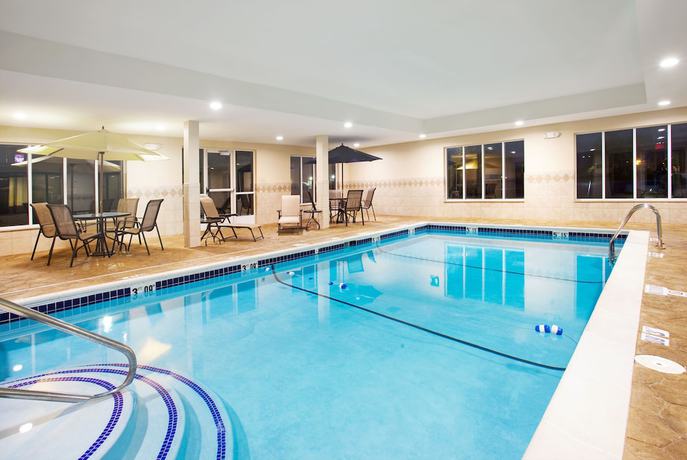 Imagen de la piscina del Hotel Holiday Inn Express & Suites Chicago South L. Foto 19