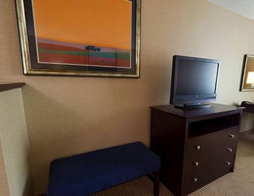 Imagen de la habitación del Hotel Holiday Inn Express & Suites Cincinnati SE Newport. Foto 7