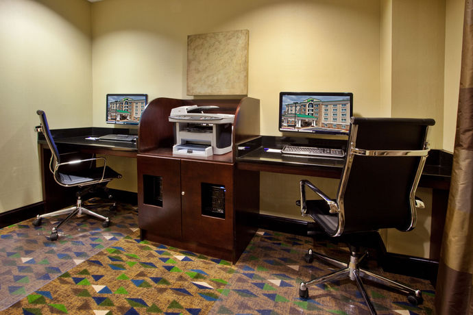 Imagen de los interiores del Hotel Holiday Inn Express & Suites Columbus-Fort Benning. Foto 14