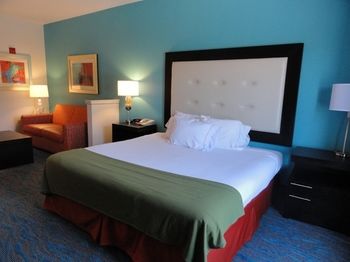 Imagen de los interiores del Hotel Holiday Inn Express & Suites Destin E - Commons Mall Area. Foto 13