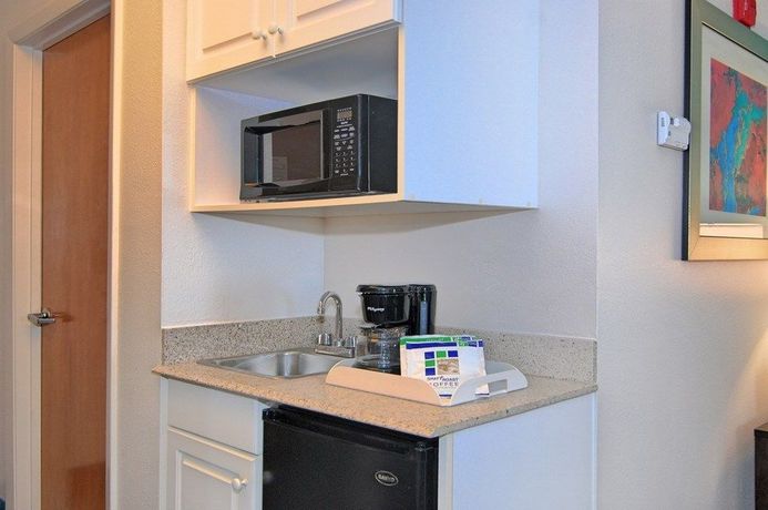 Imagen de los interiores del Hotel Holiday Inn Express & Suites Destin E - Commons Mall Area. Foto 14