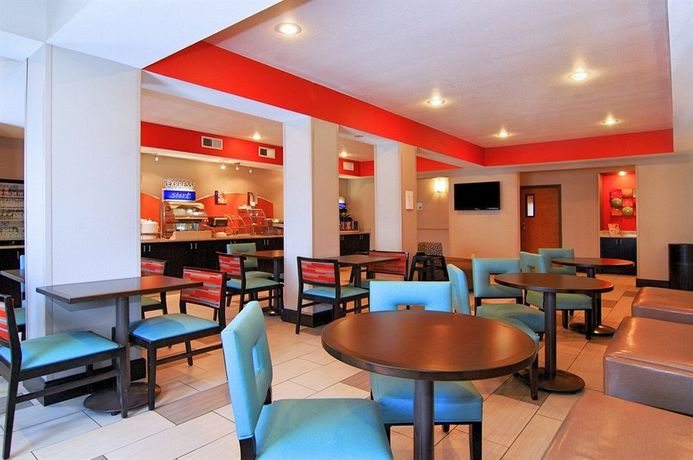 Imagen de los interiores del Hotel Holiday Inn Express & Suites Destin E - Commons Mall Area. Foto 16