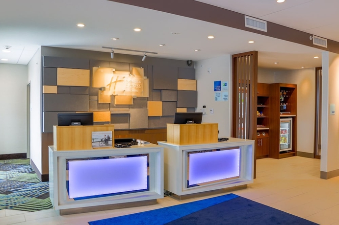 Imagen de los interiores del Hotel Holiday Inn Express & Suites Detroit Northwest - Livonia. Foto 17