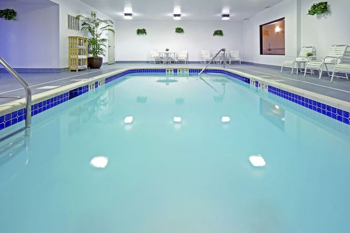 Imagen de la piscina del Hotel Holiday Inn Express & Suites East Greenbush (Albany Skyline). Foto 20