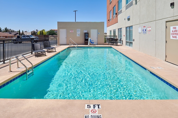 Imagen de la piscina del Hotel Holiday Inn Express & Suites El Paso East-Loop 375. Foto 18