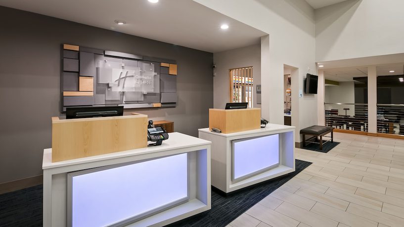 Imagen de los interiores del Hotel Holiday Inn Express & Suites Everett. Foto 19