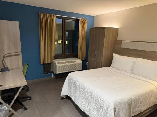 Imagen de la habitación del Hotel Holiday Inn Express & Suites. Foto 7