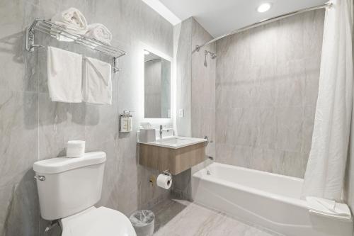 Imagen de la habitación del Hotel Holiday Inn Express & Suites. Foto 11