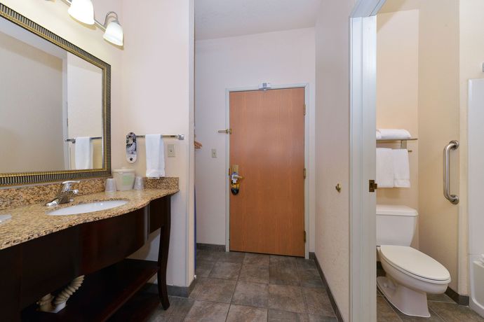 Imagen de los interiores del Hotel Holiday Inn Express & Suites Farmington (Bloomfield). Foto 12