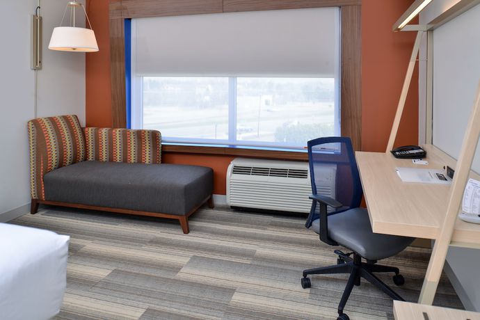 Imagen de la habitación del Hotel Holiday Inn Express & Suites Farmington Hills - Detroit. Foto 3