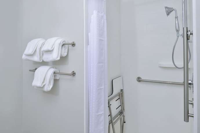 Imagen de la habitación del Hotel Holiday Inn Express & Suites Farmington Hills - Detroit. Foto 6