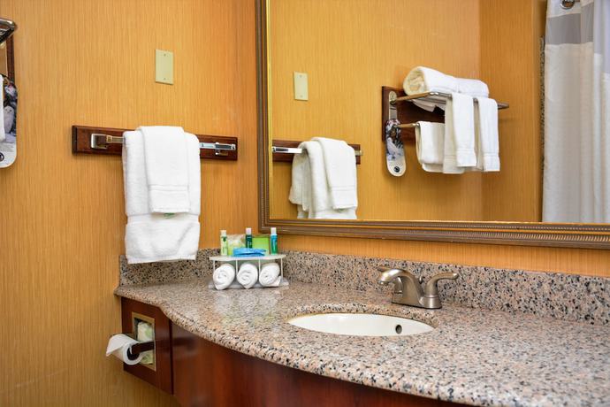 Imagen de la habitación del Hotel Holiday Inn Express & Suites Fayetteville-Ft. Bragg. Foto 4