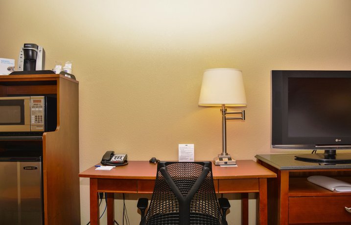 Imagen de la habitación del Hotel Holiday Inn Express & Suites Fayetteville-Ft. Bragg. Foto 9