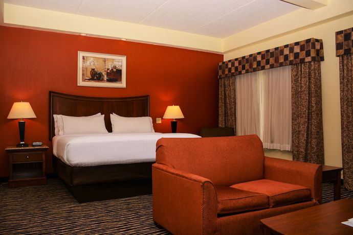 Imagen de la habitación del Hotel Holiday Inn Express & Suites Fayetteville-Ft. Bragg. Foto 11