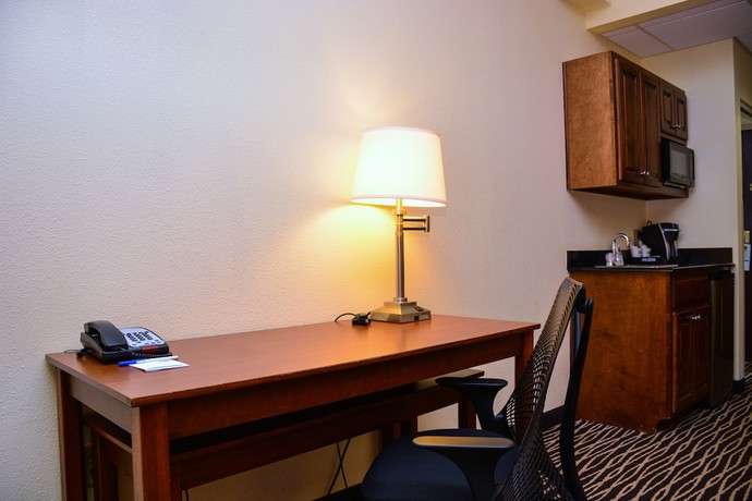 Imagen de la habitación del Hotel Holiday Inn Express & Suites Fayetteville-Ft. Bragg. Foto 12