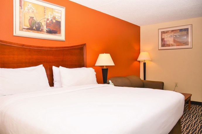 Imagen de la habitación del Hotel Holiday Inn Express & Suites Fayetteville-Ft. Bragg. Foto 15