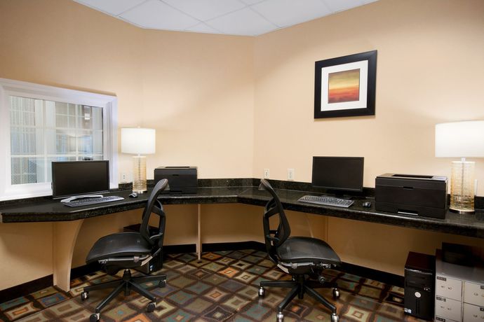 Imagen de los interiores del Hotel Holiday Inn Express & Suites Florence I-95 @ Hwy 327. Foto 9